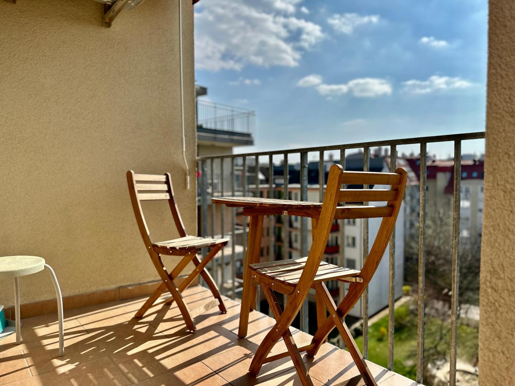 City Break Apartment - Private Garage, Ac, Balcony Budapest Kültér fotó